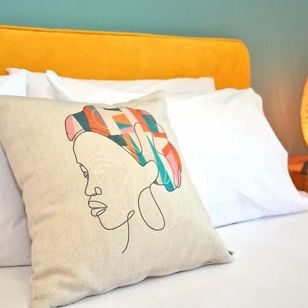 Lejlighed Pebbles And Sea At With Shared Pool