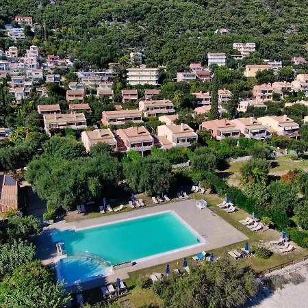 Pebbles And Sea At With Shared Pool Apartman Barbáti