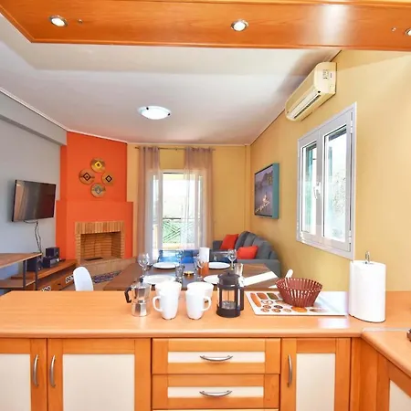 Appartement Pebbles And Sea At With Shared Pool