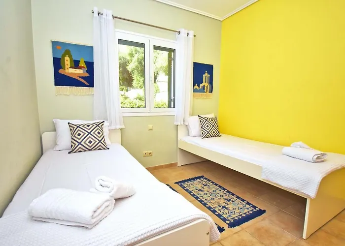 Apartament Pebbles And Sea At With Shared Pool