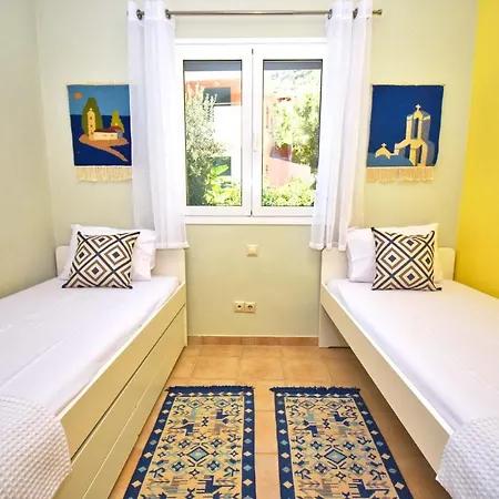 Apartman Pebbles And Sea At Amazing